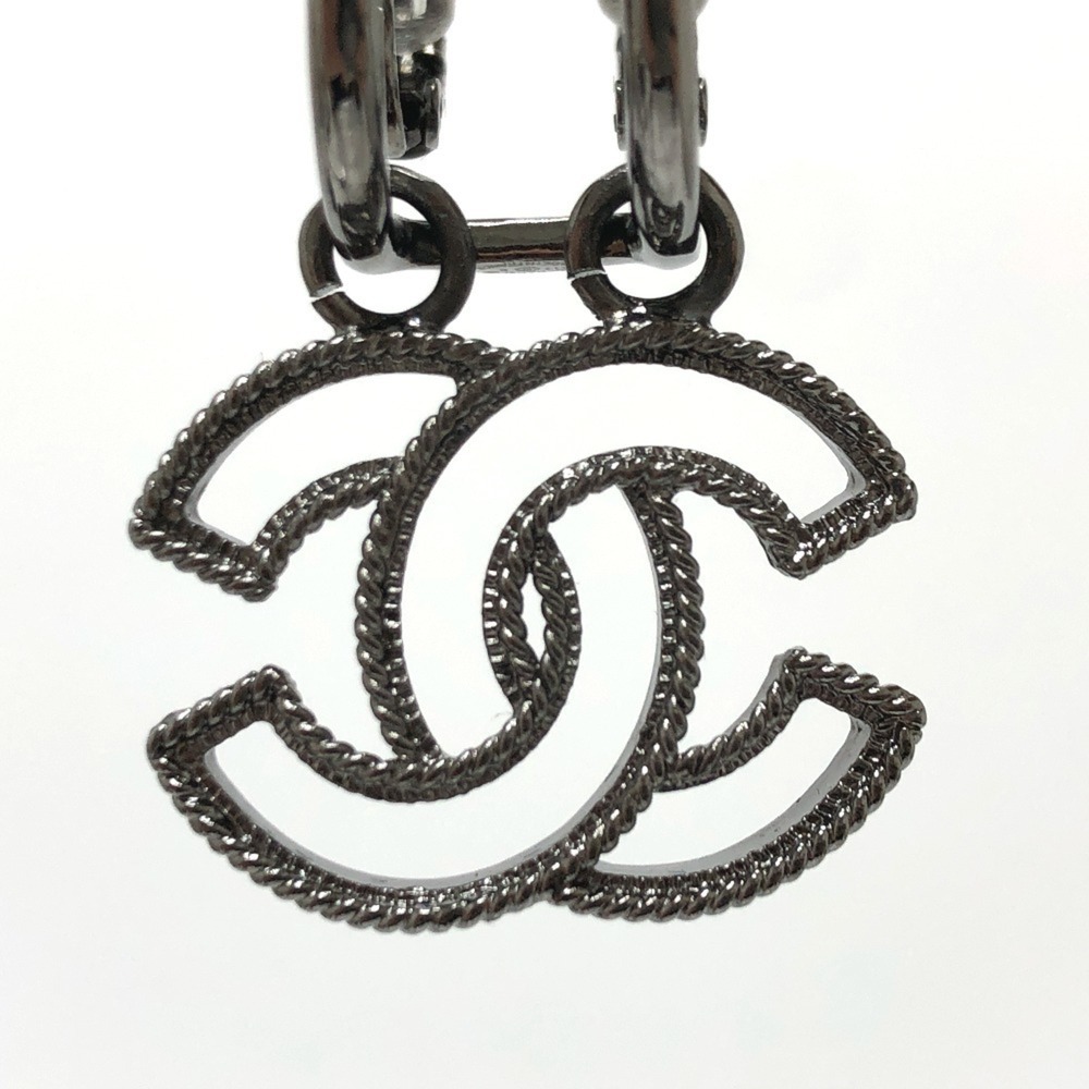 CHANEL Authentic Black Logo Earrings - Picture 3 of 9
